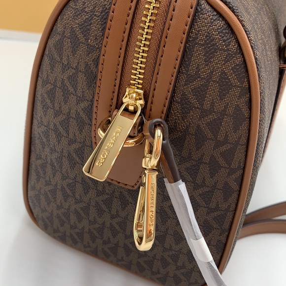 MICHAEL KORS JST TRAVEL MEDIUM DUFFLE SATCHEL SHOULDER CROSSBODY BAG MK BROWN - Picture 16 of 16